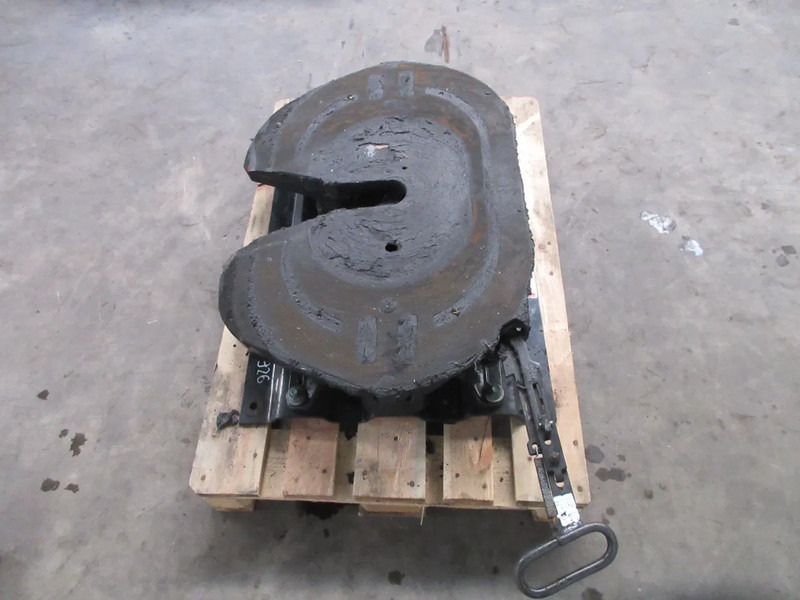 Jost D152 U 20 // M P 20 55R D152 U 20 // M P 20 55R MAN TGX 18.500 EURO 6 MODEL 2020 - Fifth wheel coupling for Truck: picture 2 Jost D152 U 20 // M P 20 55R D152 U 20 // M P 20 55R MAN TGX 18.500 EURO 6 MODEL 2020 - Fifth wheel coupling for Truck: picture 2