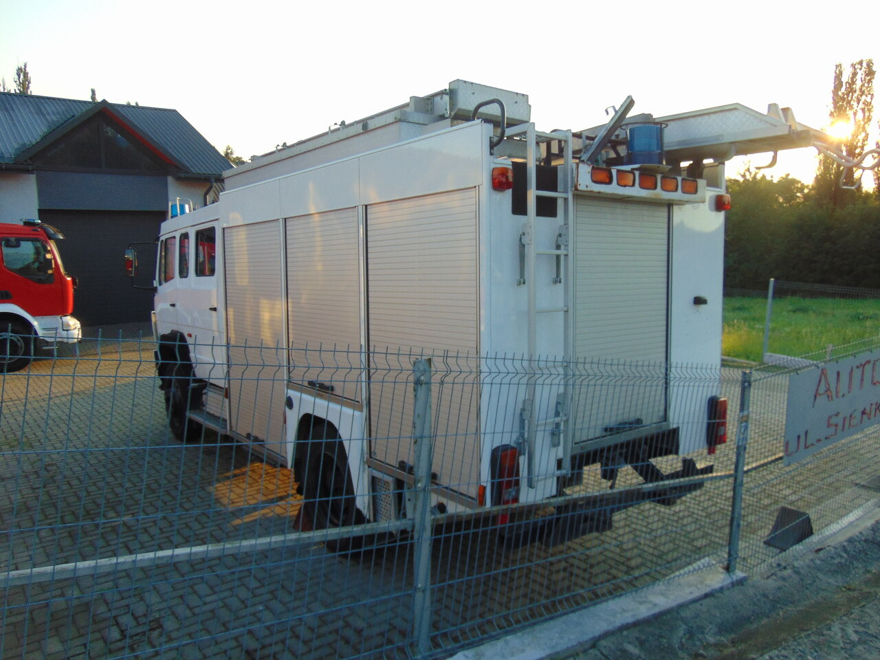 MERCEDES-BENZ 1124AF 4x4 MAGIRUS - Fire engine: picture 3 MERCEDES-BENZ 1124AF 4x4 MAGIRUS - Fire engine: picture 3