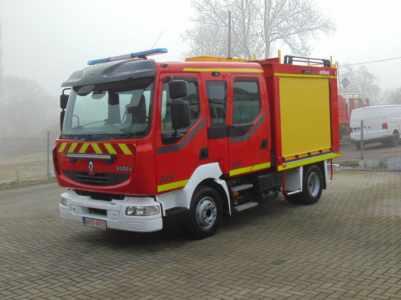 RENAULT Midlum 220DXi SIDES - Fire engine: picture 1 RENAULT Midlum 220DXi SIDES - Fire engine: picture 1