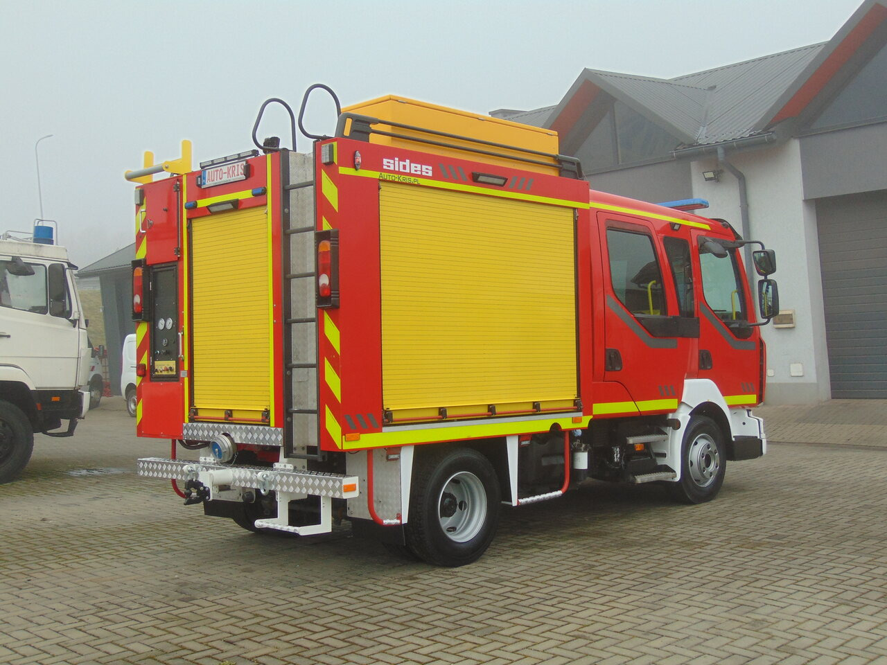 RENAULT Midlum 220DXi SIDES - Fire engine: picture 4 RENAULT Midlum 220DXi SIDES - Fire engine: picture 4