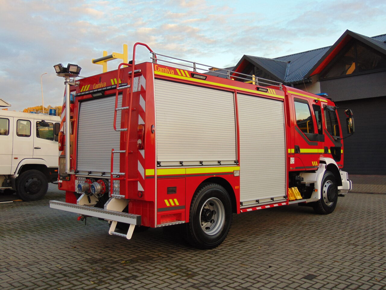 RENAULT Midlum 270dCi Camiva - Fire engine: picture 4 RENAULT Midlum 270dCi Camiva - Fire engine: picture 4