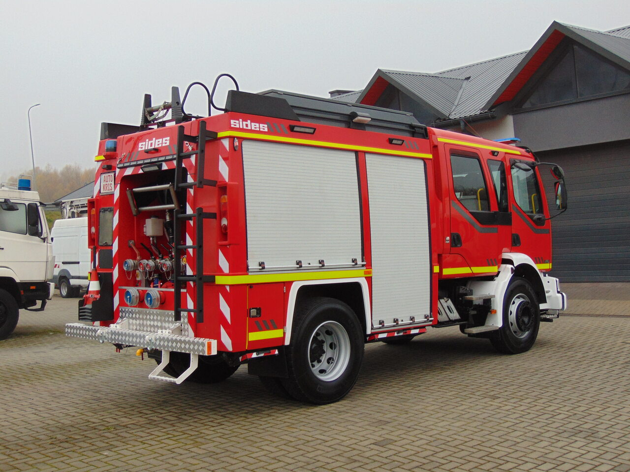 RENAULT Midlum 270dCi SIDES - Fire engine: picture 4 RENAULT Midlum 270dCi SIDES - Fire engine: picture 4