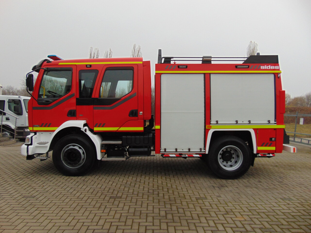 RENAULT Midlum 270dCi SIDES - Fire engine: picture 5 RENAULT Midlum 270dCi SIDES - Fire engine: picture 5