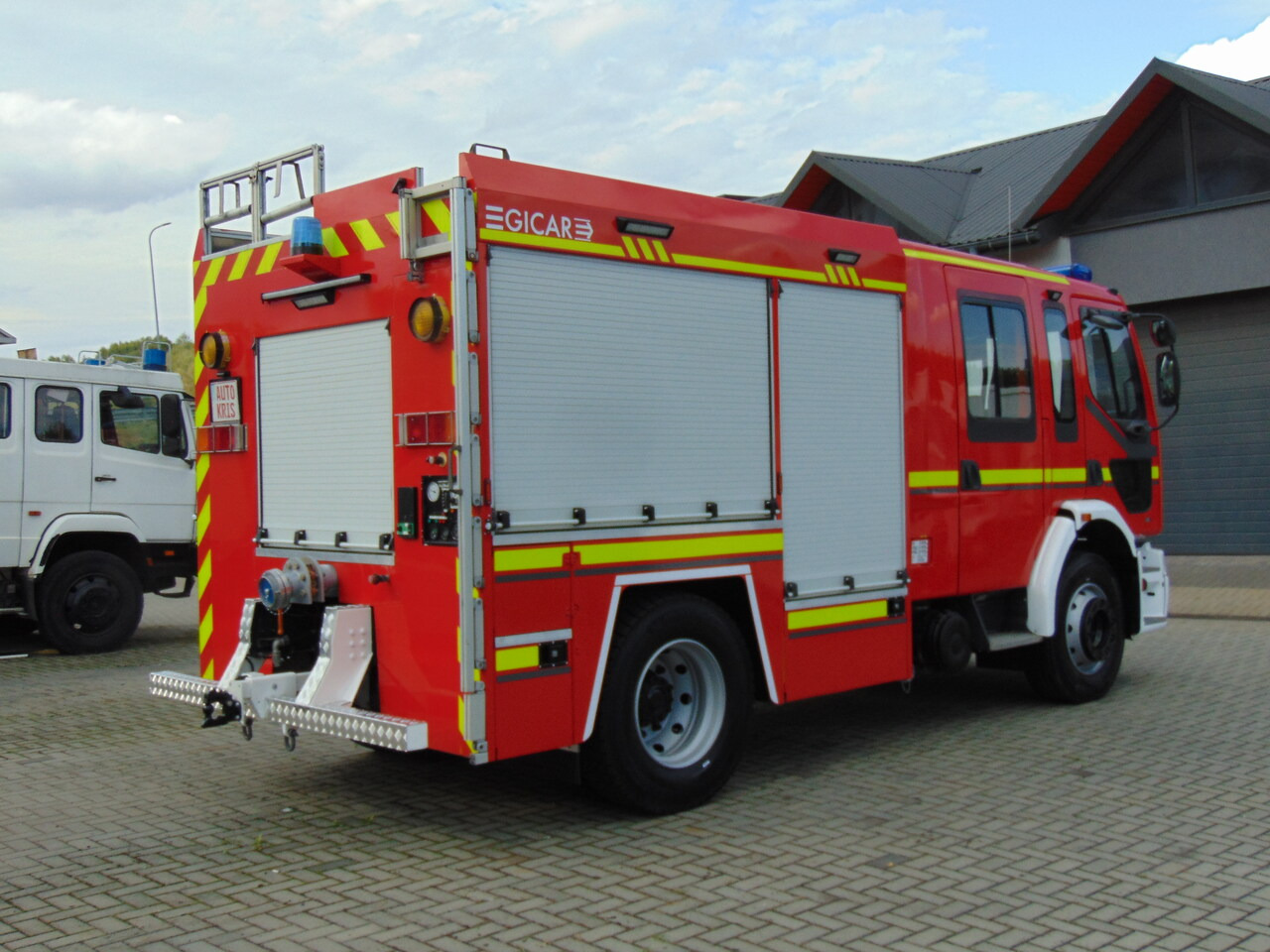 RENAULT Premium 260 GICAR - Fire engine: picture 4 RENAULT Premium 260 GICAR - Fire engine: picture 4