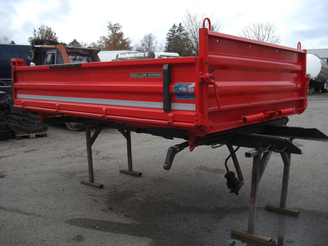 Meiller Kipper 3 Seiten Kipper - Tipper body: picture 1 Meiller Kipper 3 Seiten Kipper - Tipper body: picture 1