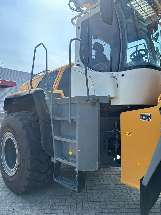 Liebherr L580 Loghandler - Wheel loader: picture 2 Liebherr L580 Loghandler - Wheel loader: picture 2