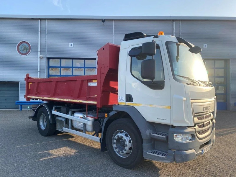 DAF LF310 / MAREL TIPPER / TUV:09-08-2024 / ONLY:145335 KM / MANUAL / EURO-6 / 2016 - Tipper: picture 4 DAF LF310 / MAREL TIPPER / TUV:09-08-2024 / ONLY:145335 KM / MANUAL / EURO-6 / 2016 - Tipper: picture 4
