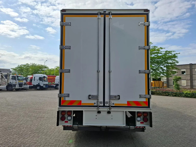 Mercedes-Benz Actros 1843 / GERMAN FLOWER TRUCK / 162021 KM / ISOLATED BOX / COOL & HEATED / NAVI / PLATFORM 1500 KG / TOP CONDITION / FULL-AI - Food truck: picture 4 Mercedes-Benz Actros 1843 / GERMAN FLOWER TRUCK / 162021 KM / ISOLATED BOX / COOL & HEATED / NAVI / PLATFORM 1500 KG / TOP CONDITION / FULL-AI - Food truck: picture 4