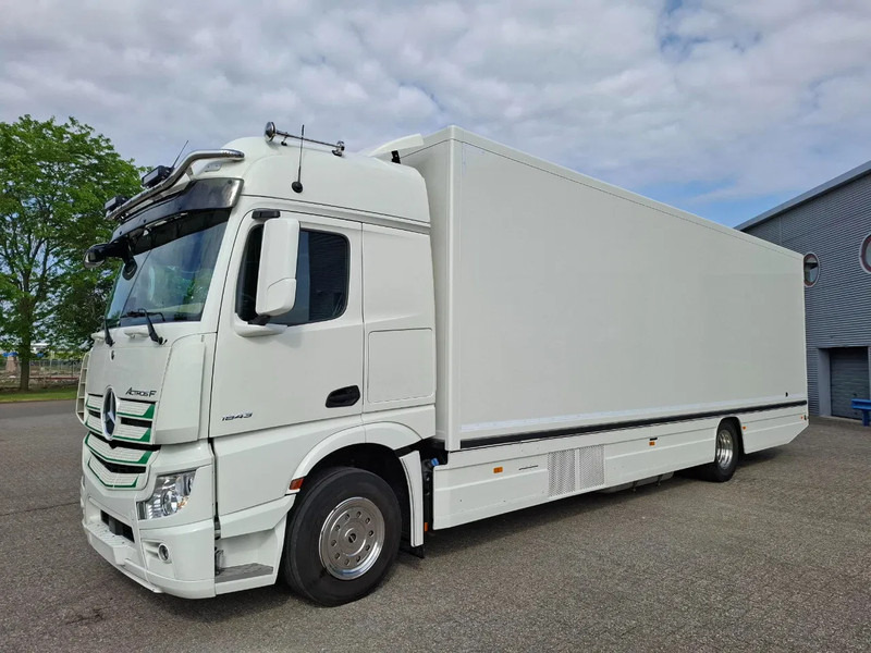 Mercedes-Benz Actros 1843 / GERMAN FLOWER TRUCK / 162021 KM / ISOLATED BOX / COOL & HEATED / NAVI / PLATFORM 1500 KG / TOP CONDITION / FULL-AI - Food truck: picture 1 Mercedes-Benz Actros 1843 / GERMAN FLOWER TRUCK / 162021 KM / ISOLATED BOX / COOL & HEATED / NAVI / PLATFORM 1500 KG / TOP CONDITION / FULL-AI - Food truck: picture 1