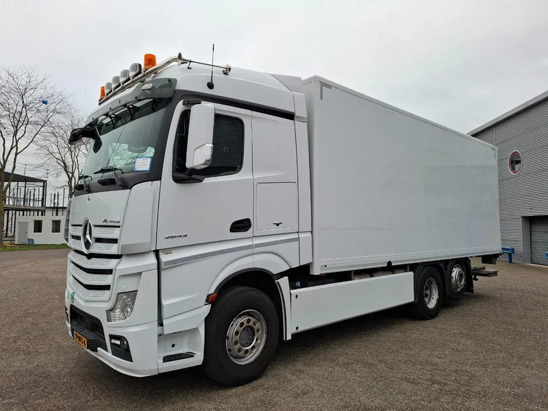 Mercedes-Benz Actros 2843 / NL TRUCK / TUV:08-01-2026 / LIFT+LENKACHSE / SMART TACHO / NAVI / PLATFORM 1500 KG / 2XBED / EURO-6 / 2015 - Box truck: picture 1 Mercedes-Benz Actros 2843 / NL TRUCK / TUV:08-01-2026 / LIFT+LENKACHSE / SMART TACHO / NAVI / PLATFORM 1500 KG / 2XBED / EURO-6 / 2015 - Box truck: picture 1