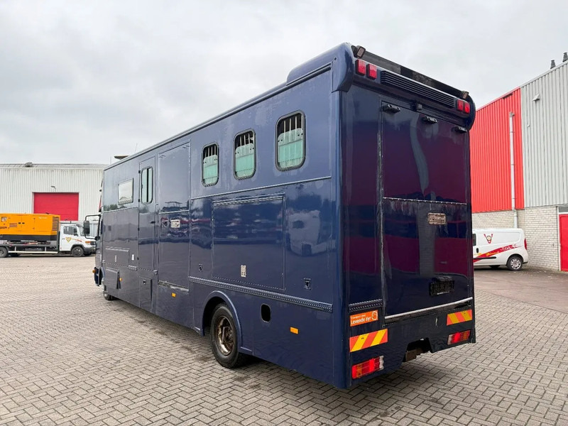 Mercedes-Benz Atego 1223 / ENGINE RUNNING / ONLY:159450 KM / HORSETRUCK / HEATED BOX / WATERTANK / LIVING ROOM / EURO-2 / MANUAL / 1998 - Horse truck: picture 3 Mercedes-Benz Atego 1223 / ENGINE RUNNING / ONLY:159450 KM / HORSETRUCK / HEATED BOX / WATERTANK / LIVING ROOM / EURO-2 / MANUAL / 1998 - Horse truck: picture 3