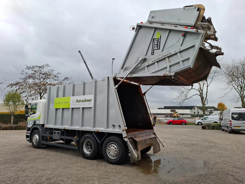 Scania P360 / RETARDER / ONLY:234640 KM / LENKACHSE / AIRCO / WORKING GARBAGE TRUCK / AUTOMATIC / EURO-5 / 2013 - Refuse truck: picture 4 Scania P360 / RETARDER / ONLY:234640 KM / LENKACHSE / AIRCO / WORKING GARBAGE TRUCK / AUTOMATIC / EURO-5 / 2013 - Refuse truck: picture 4