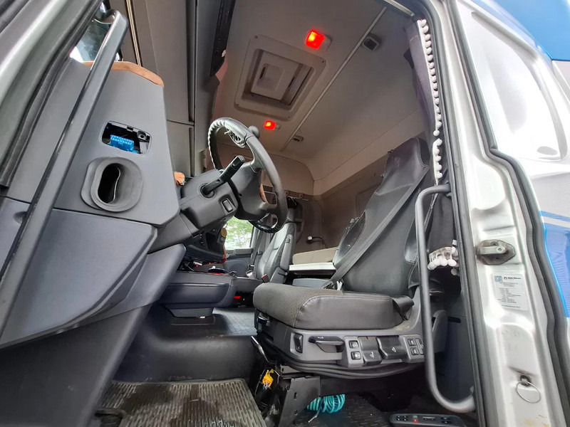 Cab chassis truck Scania R580 V8 / RETARDER / LIFT+LENKACHSE / FULL-AIR / PLATFORM 2000 KG / LEATHER / AIRCO / AUTOMATIC / EURO-6 / 2014: picture 15