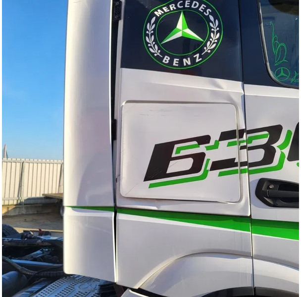 Tractor unit Mercedes-Benz ACTROS 1863 / ENGINE RUNNING / RETARDER / PARK-COOL /HYDRAULICS / ONLY: 268593KM / GIGA-SPACE / MIRRORCAM / AUTOMATIC / EURO-6 /: picture 9 Tractor unit Mercedes-Benz ACTROS 1863 / ENGINE RUNNING / RETARDER / PARK-COOL /HYDRAULICS / ONLY: 268593KM / GIGA-SPACE / MIRRORCAM / AUTOMATIC / EURO-6 /: picture 9