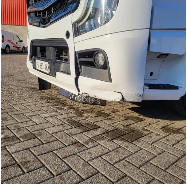 Tractor unit Mercedes-Benz ACTROS 1863 / ENGINE RUNNING / RETARDER / PARK-COOL /HYDRAULICS / ONLY: 268593KM / GIGA-SPACE / MIRRORCAM / AUTOMATIC / EURO-6 /: picture 17 Tractor unit Mercedes-Benz ACTROS 1863 / ENGINE RUNNING / RETARDER / PARK-COOL /HYDRAULICS / ONLY: 268593KM / GIGA-SPACE / MIRRORCAM / AUTOMATIC / EURO-6 /: picture 17