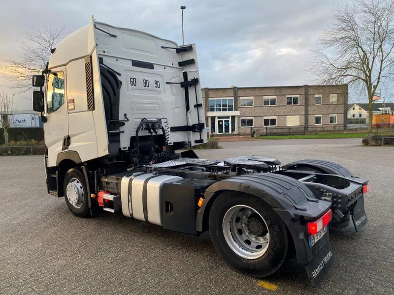 Renault T480 COMFORT / DOUBLE TANK / LWDS / AIRCO / 2XBED / AUTOMATIC / EURO-6 / 2016 - Tractor unit: picture 3 Renault T480 COMFORT / DOUBLE TANK / LWDS / AIRCO / 2XBED / AUTOMATIC / EURO-6 / 2016 - Tractor unit: picture 3
