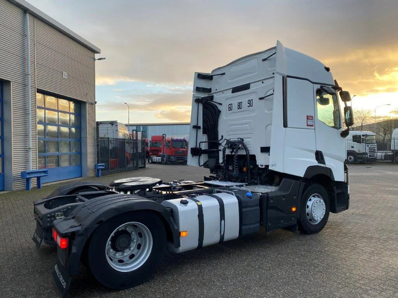 Renault T480 COMFORT / DOUBLE TANK / LWDS / AIRCO / 2XBED / AUTOMATIC / EURO-6 / 2016 - Tractor unit: picture 5 Renault T480 COMFORT / DOUBLE TANK / LWDS / AIRCO / 2XBED / AUTOMATIC / EURO-6 / 2016 - Tractor unit: picture 5