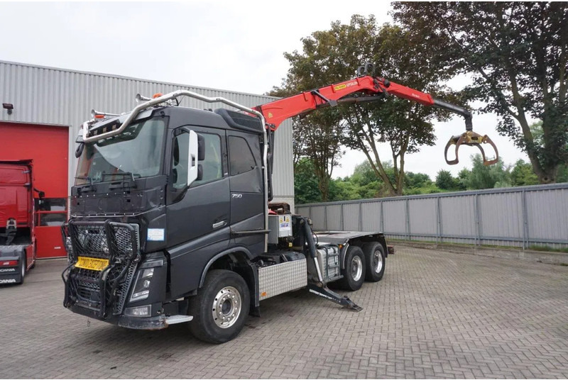 Volvo FH16-750 / ENGINE RUNNING / 6x4 / RETARDER / BIG AXLE / VEB+ / PALFINGER FD250 / EURO-6 / 2016 - Timber truck, Crane truck: picture 1 Volvo FH16-750 / ENGINE RUNNING / 6x4 / RETARDER / BIG AXLE / VEB+ / PALFINGER FD250 / EURO-6 / 2016 - Timber truck, Crane truck: picture 1