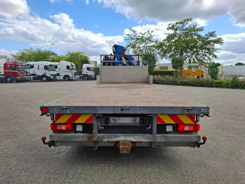 Volvo FL6-220 / HMF 910 / REMOTE / ONLY:493620 KM / AIRCO / FULL-AIR / MANUAL / EURO-3 / 2003 - Crane truck: picture 4 Volvo FL6-220 / HMF 910 / REMOTE / ONLY:493620 KM / AIRCO / FULL-AIR / MANUAL / EURO-3 / 2003 - Crane truck: picture 4