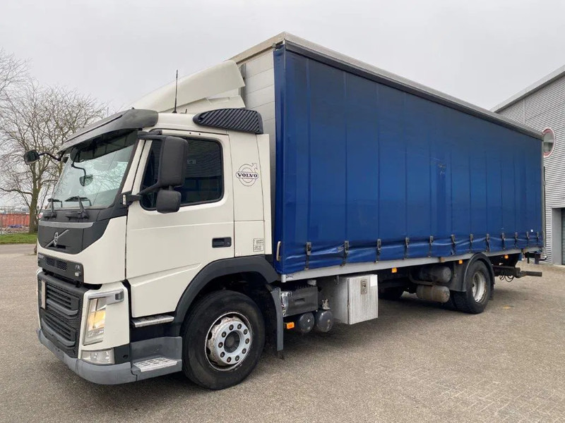 Volvo FM11-330 / LOW KM'S:472120 KM / LWDS / FULL-AIR / NAVI / CURTAIN SAILS / PLATFORM 2500KG / AUTOMATIC / EURO-6 / 2016 - Curtain side truck: picture 1 Volvo FM11-330 / LOW KM'S:472120 KM / LWDS / FULL-AIR / NAVI / CURTAIN SAILS / PLATFORM 2500KG / AUTOMATIC / EURO-6 / 2016 - Curtain side truck: picture 1