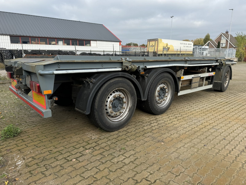 Bulthuis ASGA 05, Portaal- & Container - Container transporter/ Swap body semi-trailer: picture 3 Bulthuis ASGA 05, Portaal- & Container - Container transporter/ Swap body semi-trailer: picture 3