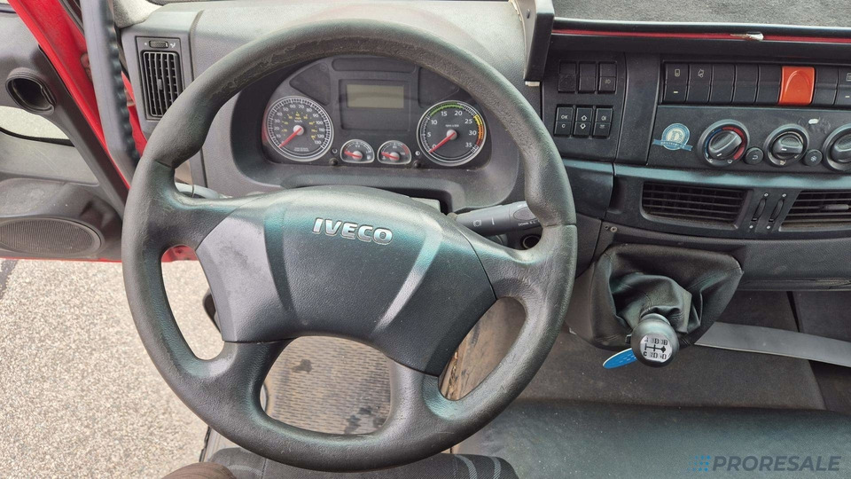 IVECO EUROCARGO ML 140E28 EURO 5 - valník s plachtou + hydraulické čelo 1,5 t - Curtain side truck: picture 5 IVECO EUROCARGO ML 140E28 EURO 5 - valník s plachtou + hydraulické čelo 1,5 t - Curtain side truck: picture 5