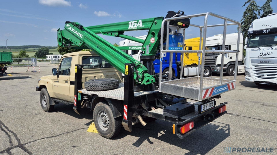 TOYOTA LAND CRUISER 79 montážní plošina - Truck mounted aerial platform: picture 3 TOYOTA LAND CRUISER 79 montážní plošina - Truck mounted aerial platform: picture 3