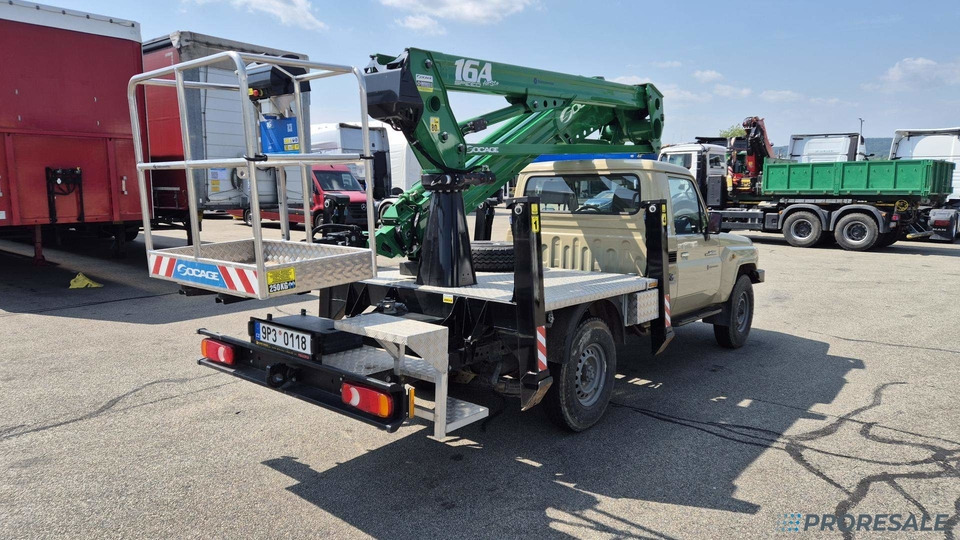 TOYOTA LAND CRUISER 79 montážní plošina - Truck mounted aerial platform: picture 4 TOYOTA LAND CRUISER 79 montážní plošina - Truck mounted aerial platform: picture 4