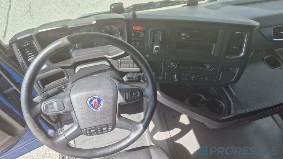 SCANIA R450 N323 LOW DECK EURO 6 - Tractor unit: picture 4 SCANIA R450 N323 LOW DECK EURO 6 - Tractor unit: picture 4