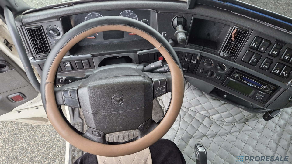 VOLVO FH 13.440 42T EURO 5 - Tractor unit: picture 4 VOLVO FH 13.440 42T EURO 5 - Tractor unit: picture 4