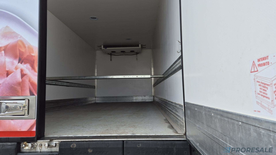VOLVO FL 250 BB EURO 6 - mrazírna + CARRIER XARIOS 600 EL MAXI - Refrigerated truck: picture 5 VOLVO FL 250 BB EURO 6 - mrazírna + CARRIER XARIOS 600 EL MAXI - Refrigerated truck: picture 5