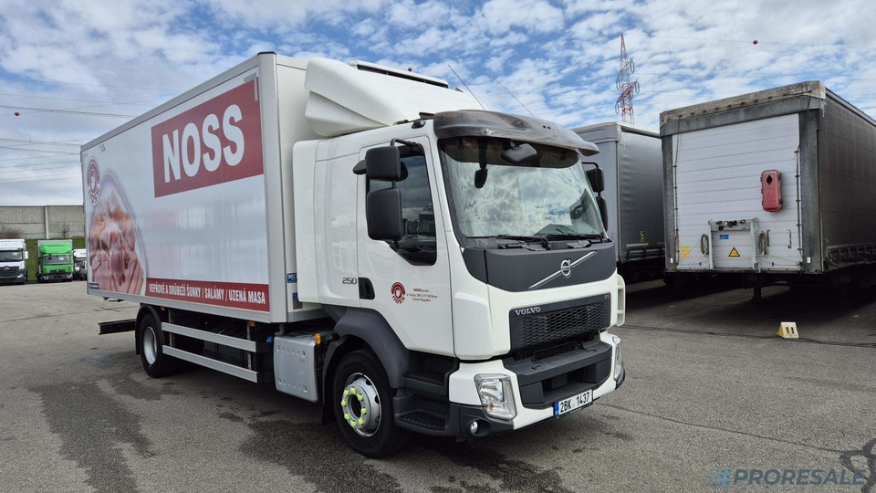 VOLVO FL 250 BB EURO 6 - mrazírna + CARRIER XARIOS 600 EL MAXI - Refrigerated truck: picture 1 VOLVO FL 250 BB EURO 6 - mrazírna + CARRIER XARIOS 600 EL MAXI - Refrigerated truck: picture 1