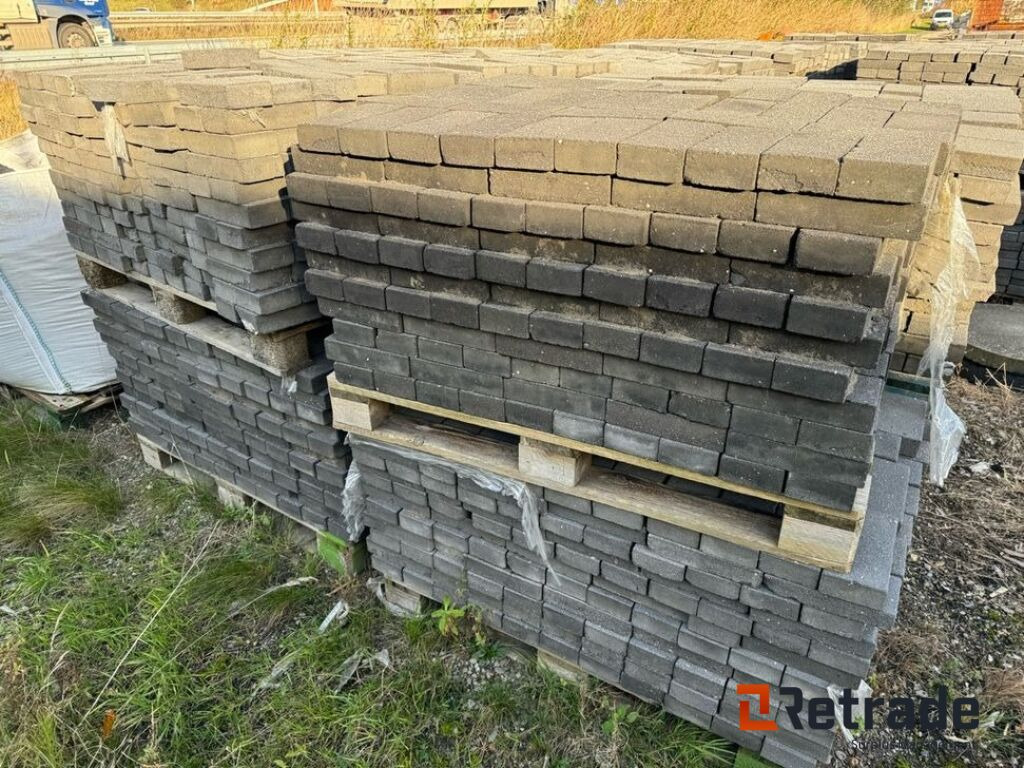 30 paller med optaget beton klinker. Mørk grå / 23x11x5cm. - Construction equipment: picture 4 30 paller med optaget beton klinker. Mørk grå / 23x11x5cm. - Construction equipment: picture 4
