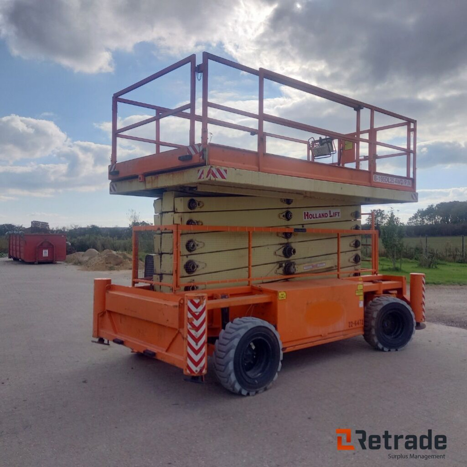 Holland Lift B-195DL25 -4WD /P/N - Construction machinery: picture 5 Holland Lift B-195DL25 -4WD /P/N - Construction machinery: picture 5