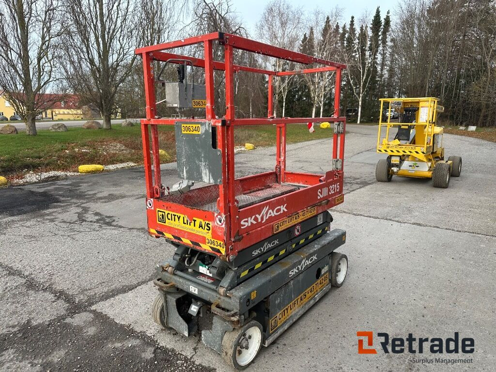 Sky jack Sj III 3215 Sax lift - Construction machinery: picture 3 Sky jack Sj III 3215 Sax lift - Construction machinery: picture 3