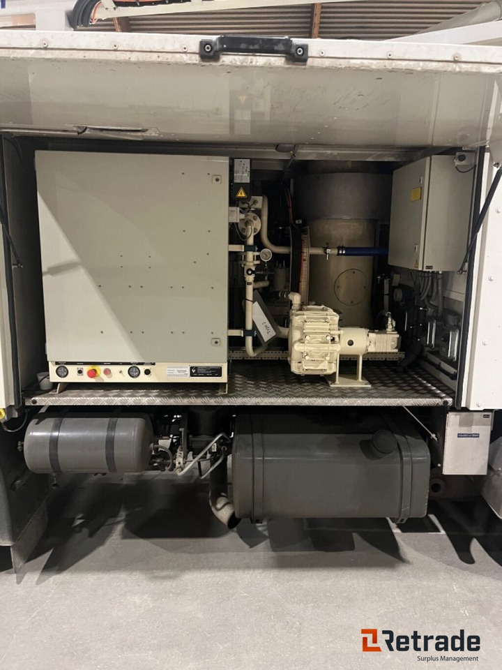 Deice bil Volvo FL6H Elephant MY, Vestegaard A/S - Aircraft deicer: picture 5 Deice bil Volvo FL6H Elephant MY, Vestegaard A/S - Aircraft deicer: picture 5