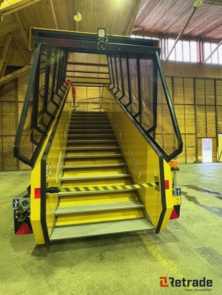 Flytrapp - TIPS FREEWAY 2458Pe - Lav timestand. - Passenger stairs: picture 5 Flytrapp - TIPS FREEWAY 2458Pe - Lav timestand. - Passenger stairs: picture 5