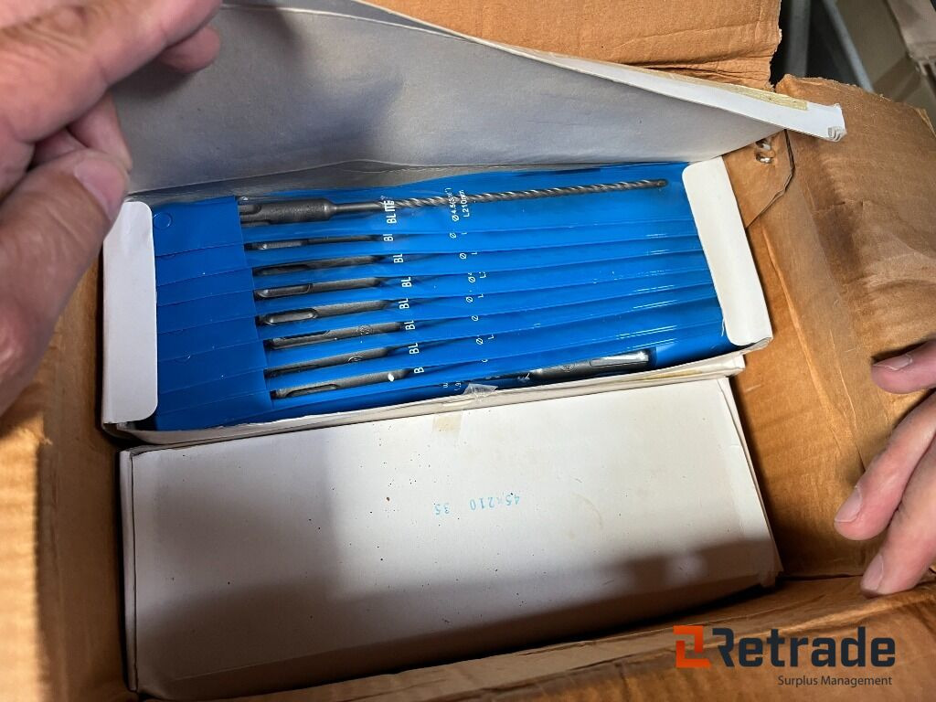 Forskelligt udstyr LOT med SDS BOR SDS BOR NYT - Tool/ Equipment: picture 1 Forskelligt udstyr LOT med SDS BOR SDS BOR NYT - Tool/ Equipment: picture 1