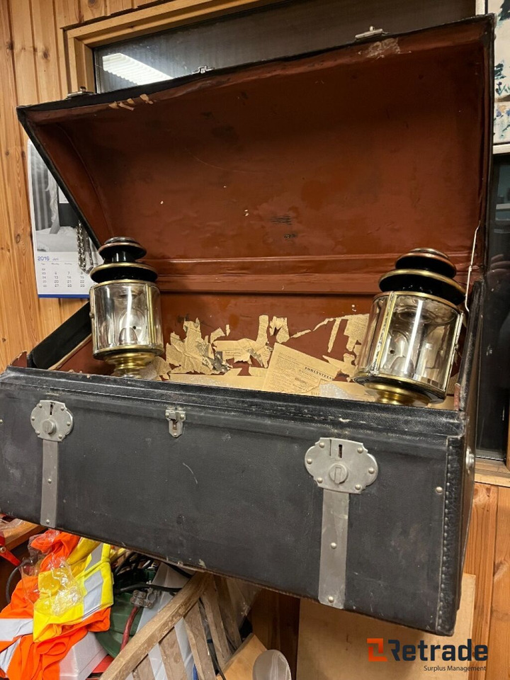 Forskelligt udstyr Tilbehør til Oldtimer hestevogne Kuffert / Oldtimer Lamper - Construction equipment: picture 4 Forskelligt udstyr Tilbehør til Oldtimer hestevogne Kuffert / Oldtimer Lamper - Construction equipment: picture 4