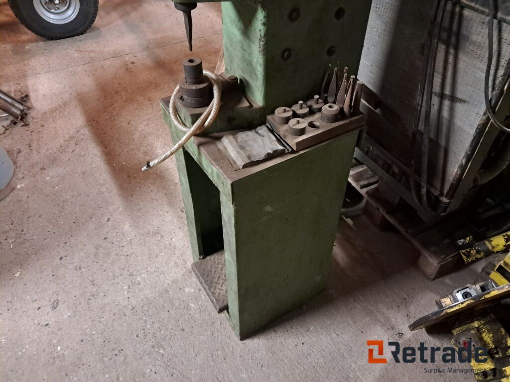 Nittemaskine Pmd Piccinotti Vis 3 M. diverse matricer - Industrial equipment: picture 5 Nittemaskine Pmd Piccinotti Vis 3 M. diverse matricer - Industrial equipment: picture 5