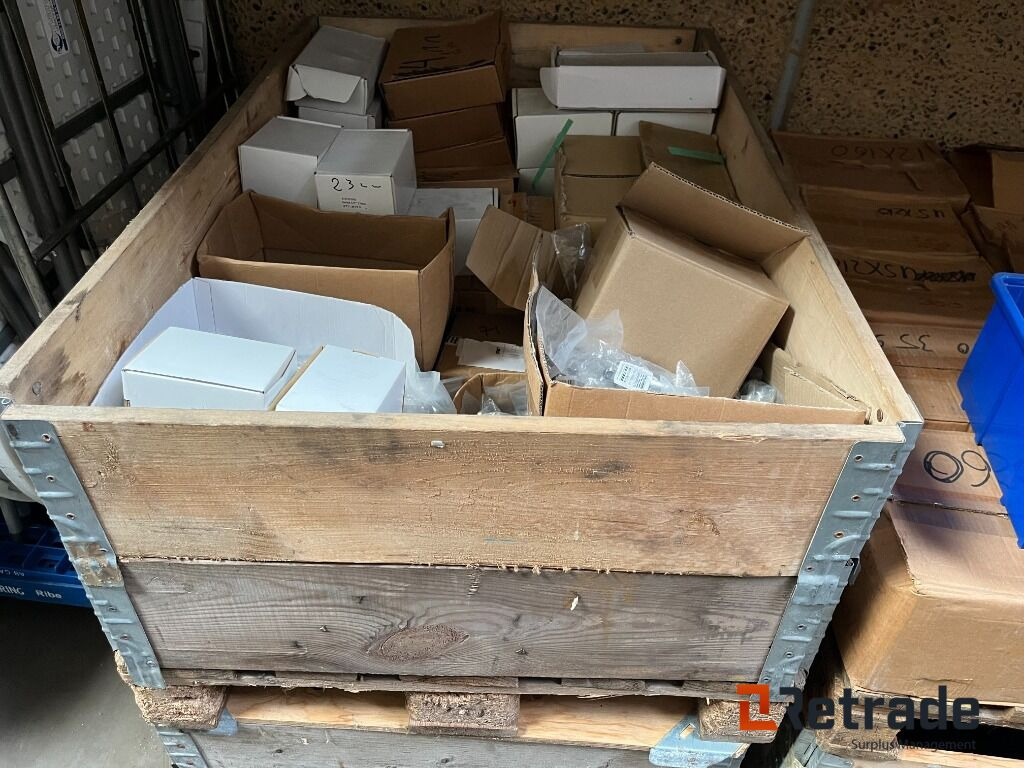 Værkstedsudstyr Lot med DIV. Toppe 1/2- 3/8 - 1/4 toppe - Industrial equipment: picture 1 Værkstedsudstyr Lot med DIV. Toppe 1/2- 3/8 - 1/4 toppe - Industrial equipment: picture 1