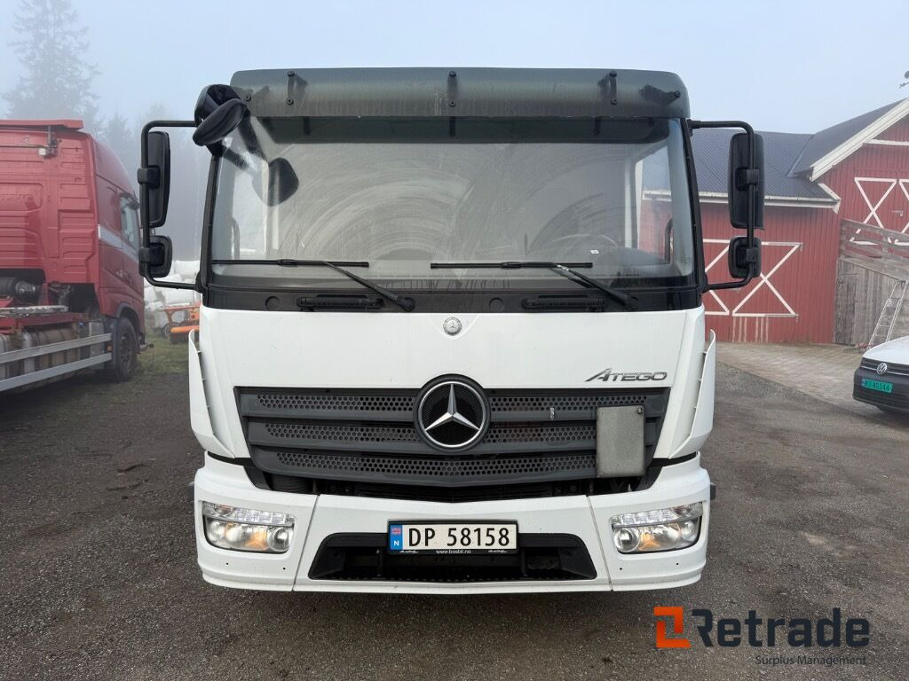 Lastebil Mercedes-Benz Atego EURO 6 Lav kilometer stand med baklem leveres ferdig EU - Dropside/ Flatbed truck: picture 2 Lastebil Mercedes-Benz Atego EURO 6 Lav kilometer stand med baklem leveres ferdig EU - Dropside/ Flatbed truck: picture 2