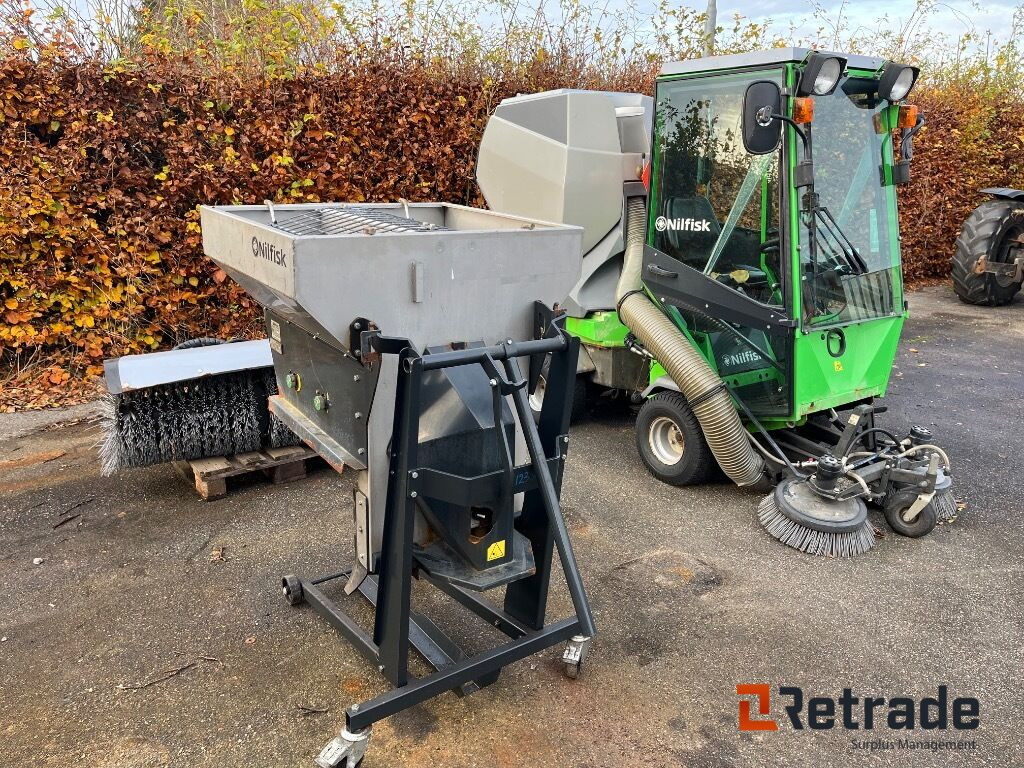 Redskabsbærer Nilfisk FH3 med maskinsæt. - Municipal/ Special vehicle: picture 2 Redskabsbærer Nilfisk FH3 med maskinsæt. - Municipal/ Special vehicle: picture 2