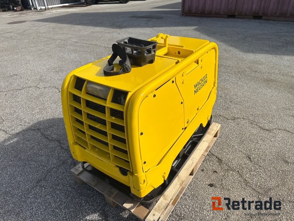 Pladevibrator Wacker Neuson Dpu80 R Remote - Construction equipment: picture 3 Pladevibrator Wacker Neuson Dpu80 R Remote - Construction equipment: picture 3