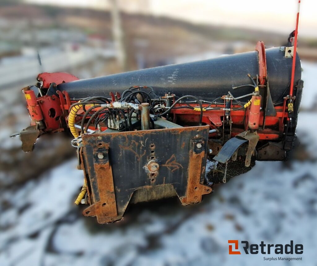 Snøryddingsutstyr Sand og saltspreder - Construction equipment: picture 1 Snøryddingsutstyr Sand og saltspreder - Construction equipment: picture 1