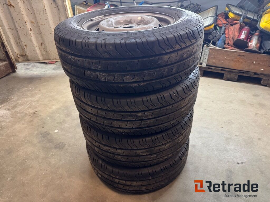 Sommardäck Continental 235/65R16C på fälg MB Sprinter - Construction equipment: picture 2 Sommardäck Continental 235/65R16C på fälg MB Sprinter - Construction equipment: picture 2