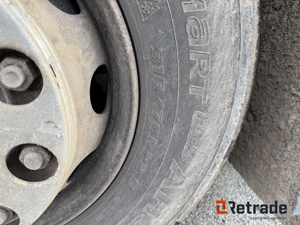 Box truck VOLVO FM 330 4X2: picture 12