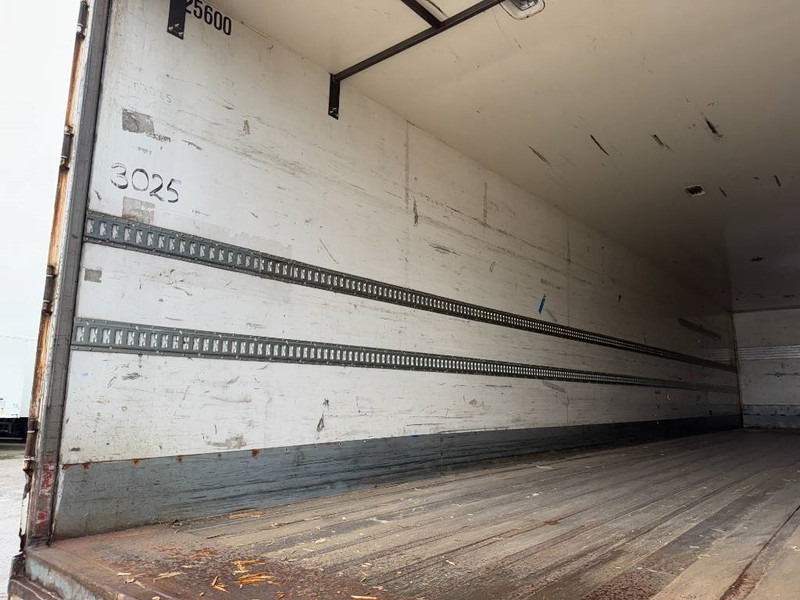 Closed box semi-trailer Burg BPDO 12 20 - Tailgate broken / Dutch Trailer: picture 16 Closed box semi-trailer Burg BPDO 12 20 - Tailgate broken / Dutch Trailer: picture 16