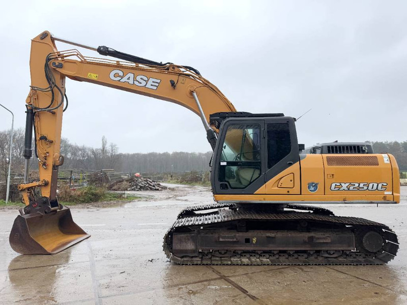 Case CX250C - Dutch Machine / Rear + Side Camera - Crawler excavator: picture 1 Case CX250C - Dutch Machine / Rear + Side Camera - Crawler excavator: picture 1