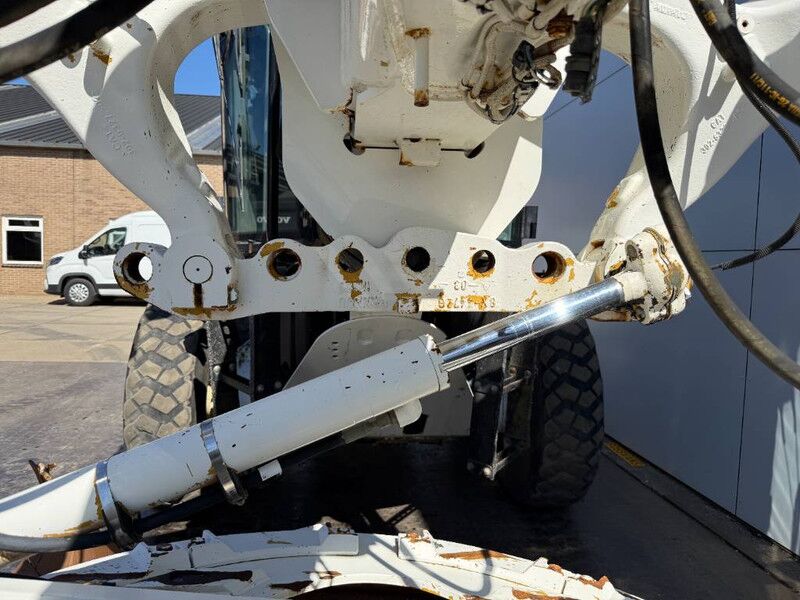 Grader Cat 120M - CE / Front Blade + Ripper / Auto Greasing: picture 19 Grader Cat 120M - CE / Front Blade + Ripper / Auto Greasing: picture 19